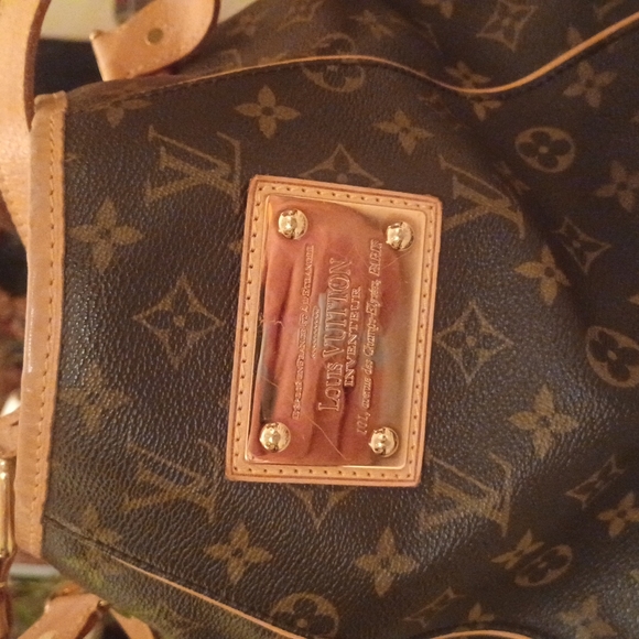 Louis Vuitton Galleria - Picture 4 of 10